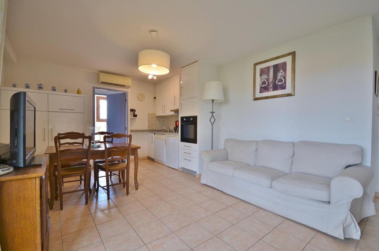 Appartement dans résidence avec piscine et parking Uzès Extérieur photo