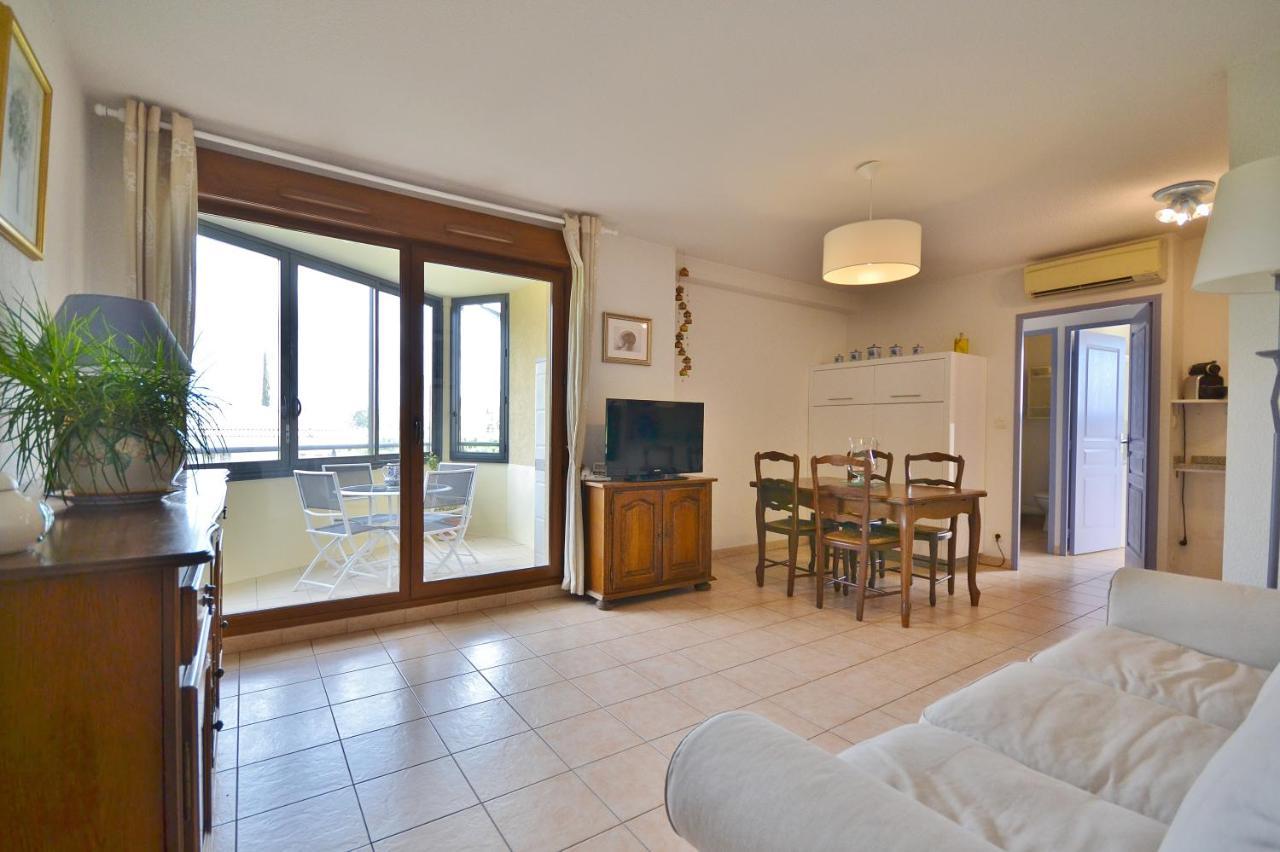 Appartement dans résidence avec piscine et parking Uzès Extérieur photo