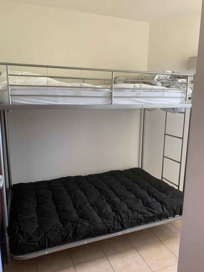 Appartement dans résidence avec piscine et parking Uzès Extérieur photo