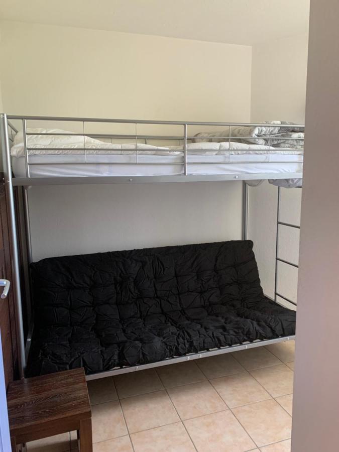 Appartement dans résidence avec piscine et parking Uzès Extérieur photo
